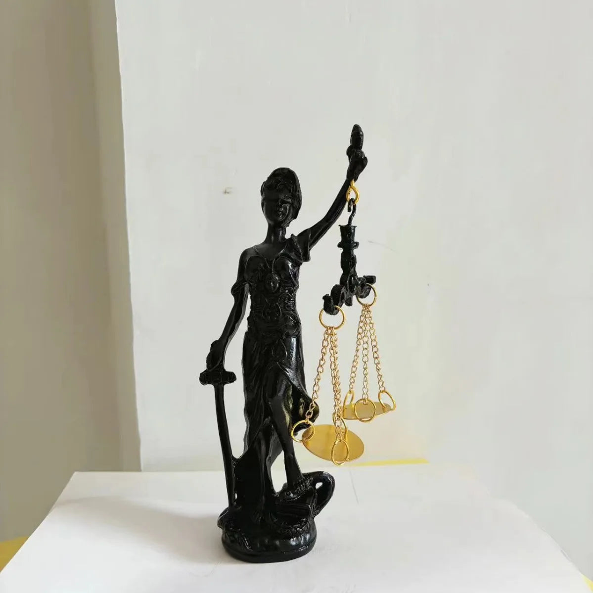 Art Goddess Sculptures Miniature Aesthetic Luxury Creative Figurines Modern Nordic Ornaments Funny Gifts Accessories Interior